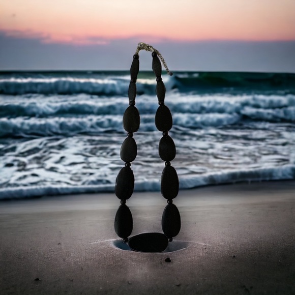 Black wooden beads necklace - Picture 2 of 2